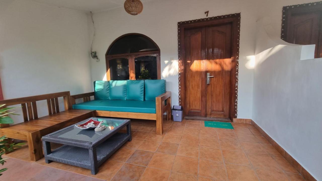 Catra Homestay Beach Apartments Кандидаса Экстерьер фото